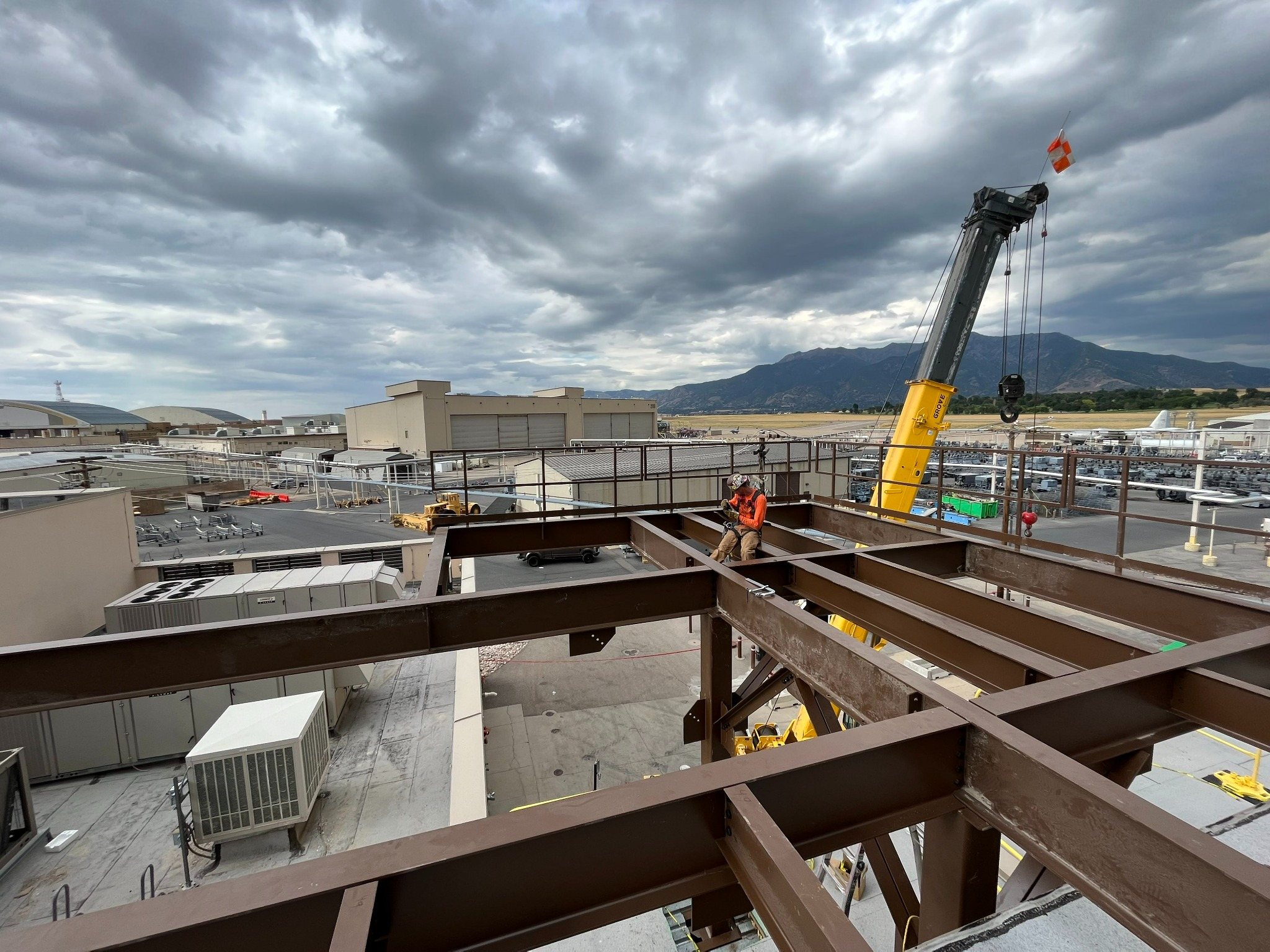 JDS Fabrication crew working on a structural steel erection project